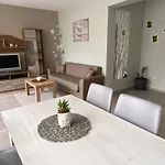 Siyana 2-free Parking Apartamento *